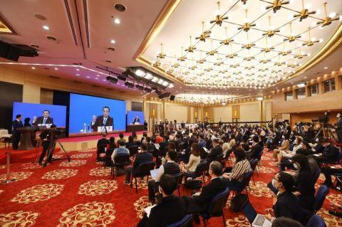 李克強(qiáng)：今年政府支出更多向民生領(lǐng)域傾斜，特別是義務(wù)教育和基本醫(yī)療